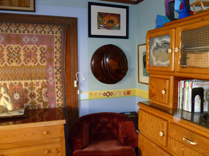 Den facing SSW